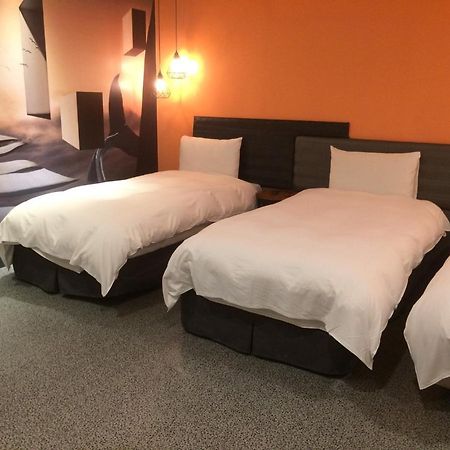 Hotel Half Тайчжун Екстер'єр фото