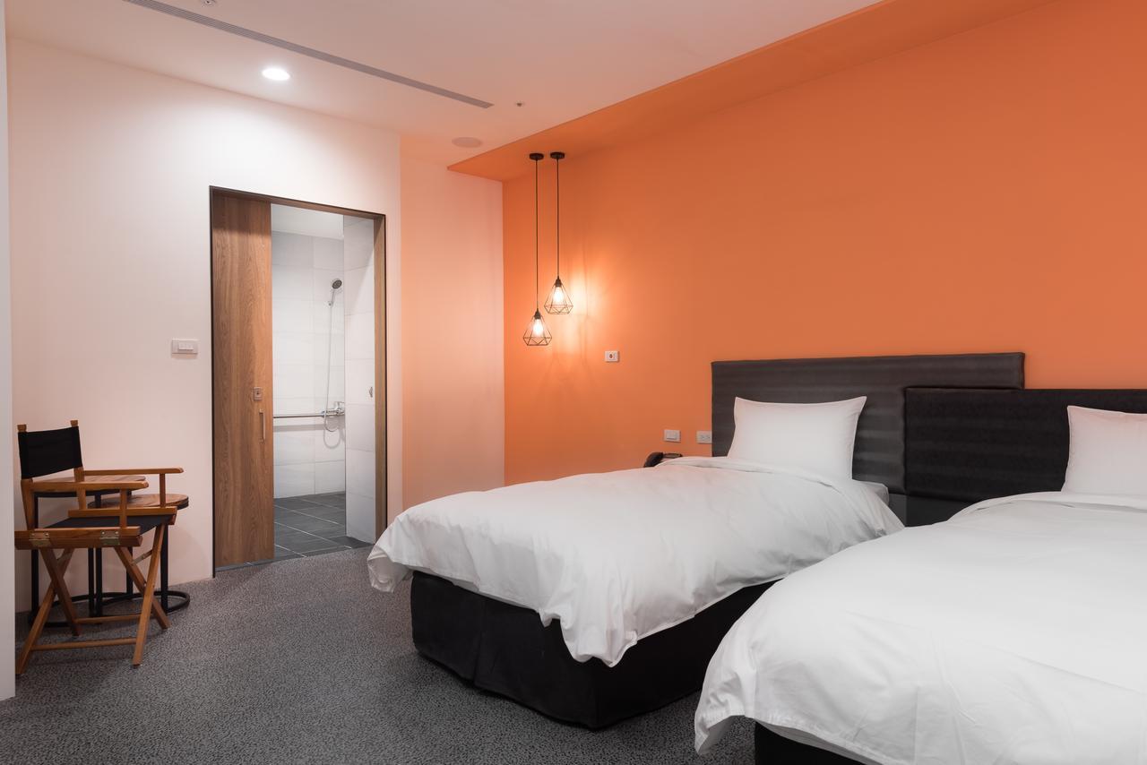 Hotel Half Тайчжун Екстер'єр фото